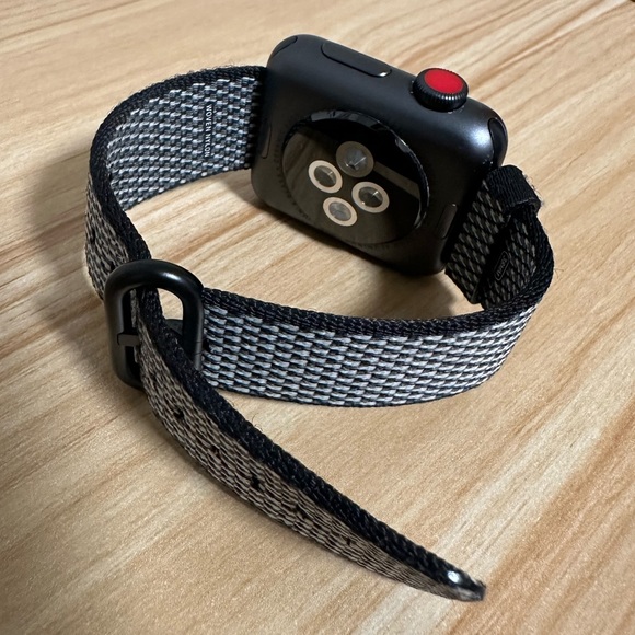 Apple Watch Series 3 + Bands + Charger - Picture 4 of 12